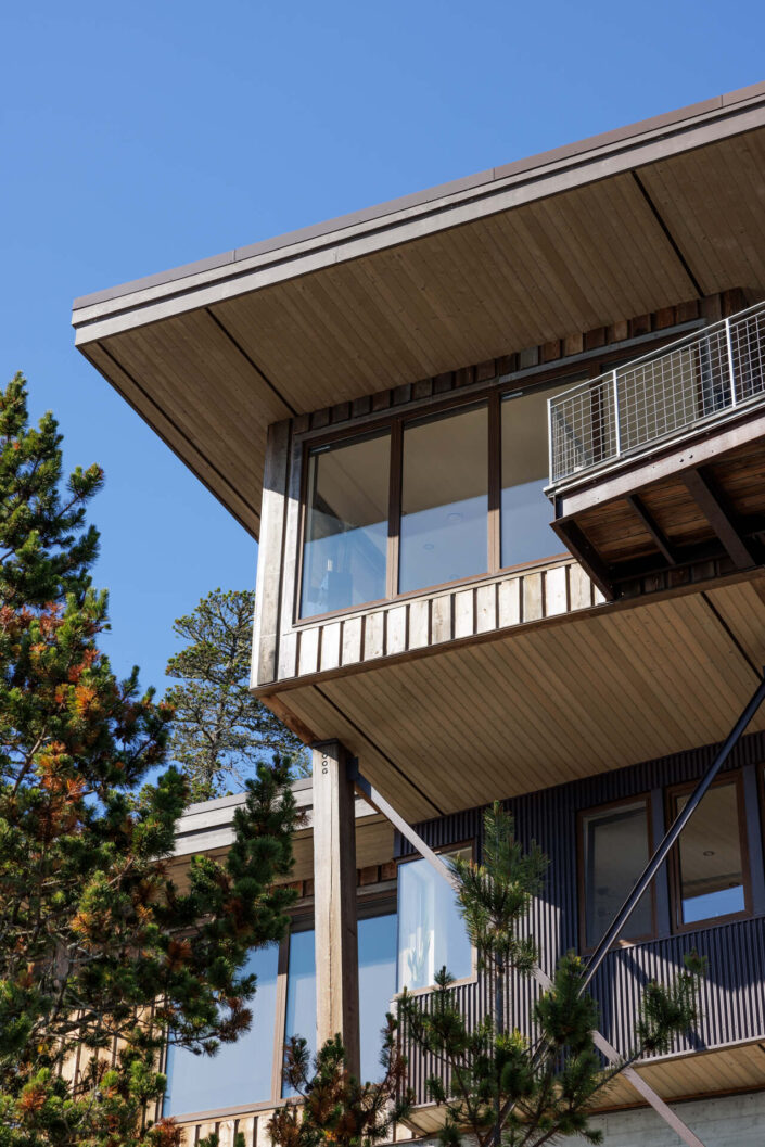 A photograph of the Lighthouse home built by Surfside Construction.