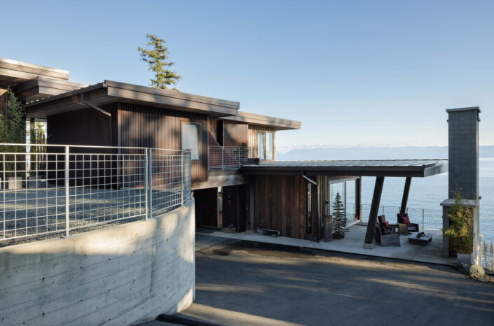 A photograph of the Lighthouse home built by Surfside Construction.