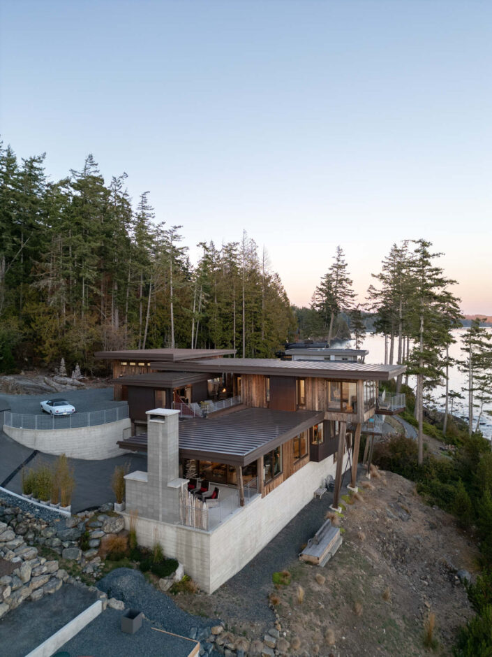 A photograph of the Lighthouse home built by Surfside Construction.