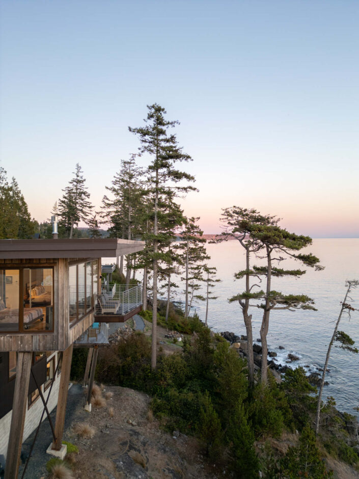 A photograph of the Lighthouse home built by Surfside Construction.