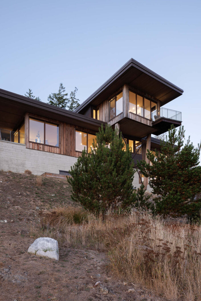 A photograph of the Lighthouse home built by Surfside Construction.